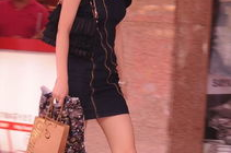 高跟黑裙图片,高跟黑裙的优雅魅力