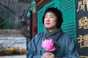 沈楠扣泥巴表情包